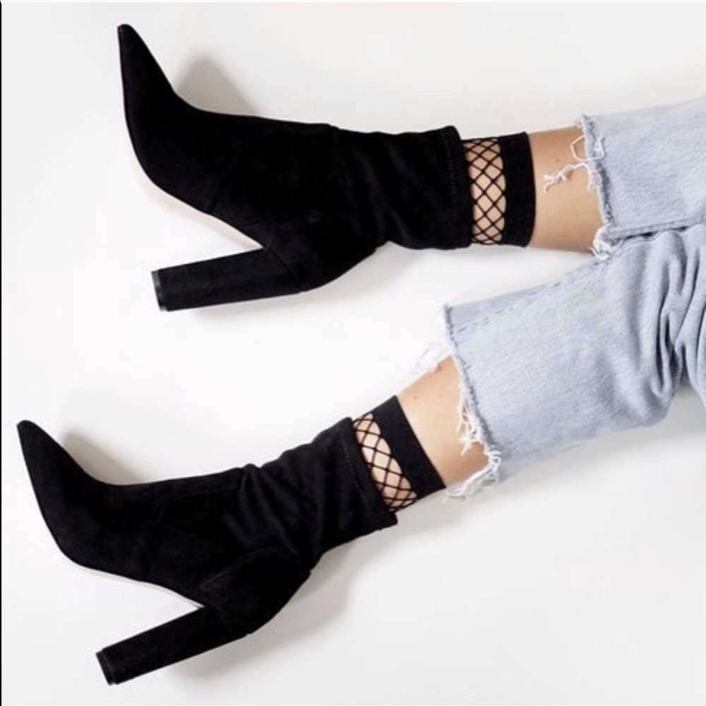 New Item✨  Black Fishnet Socks ✨ - Picture 7 of 8